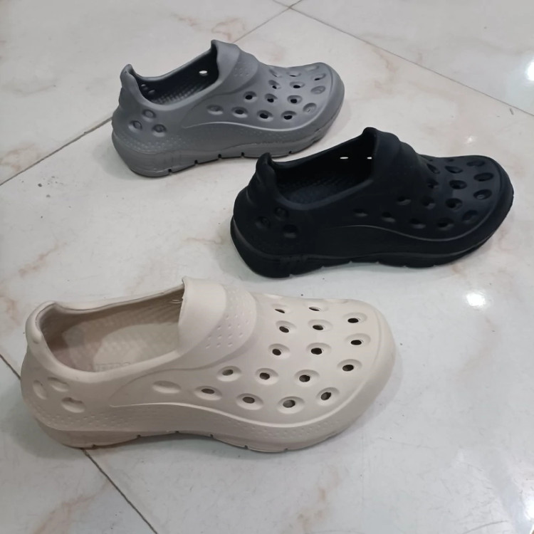 کفش ساحلی نزم و راحت و بادوام