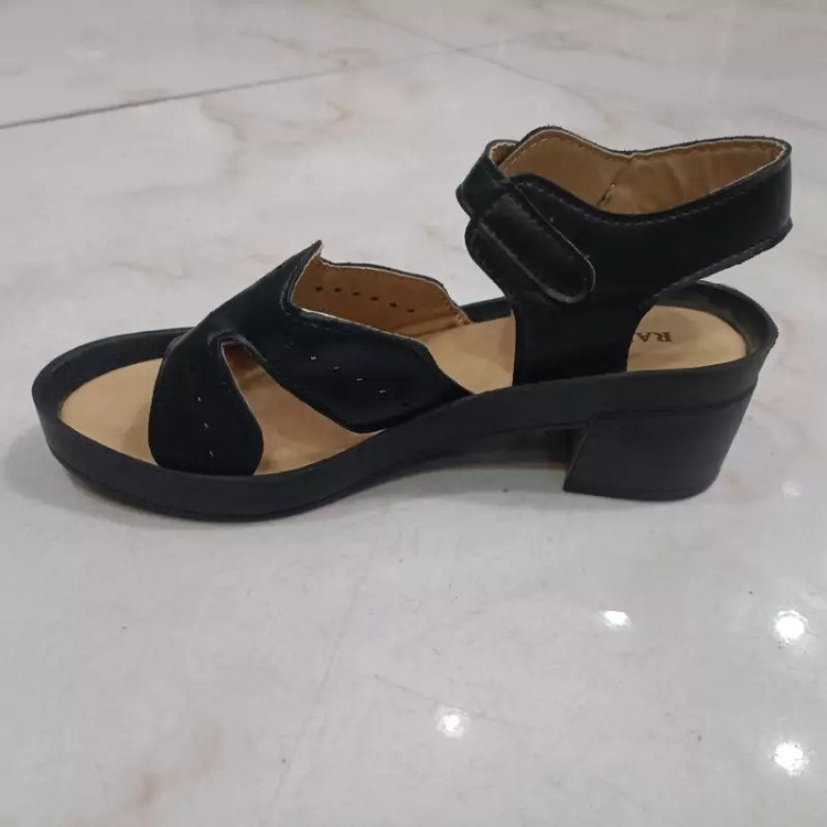 صندل رکابدار زنانه راحت و بادوام و سبک