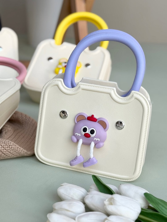 کیف دخترانه استیکردار