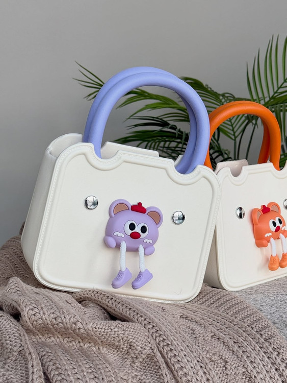 کیف دخترانه استیکردار