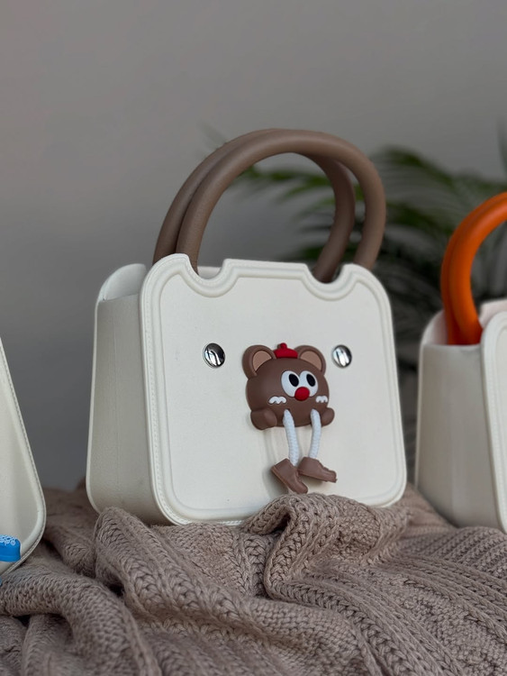 کیف دخترانه استیکردار