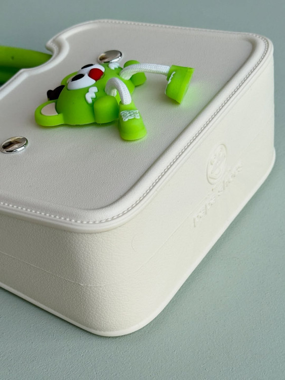 کیف دخترانه استیکردار