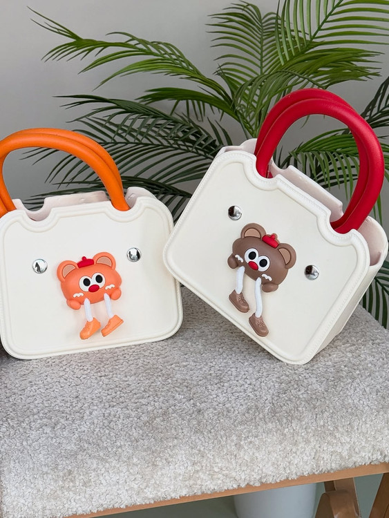 کیف دخترانه استیکردار