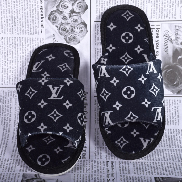 دمپایی حوله ای مدل ال وی گرم و نرم و راحت