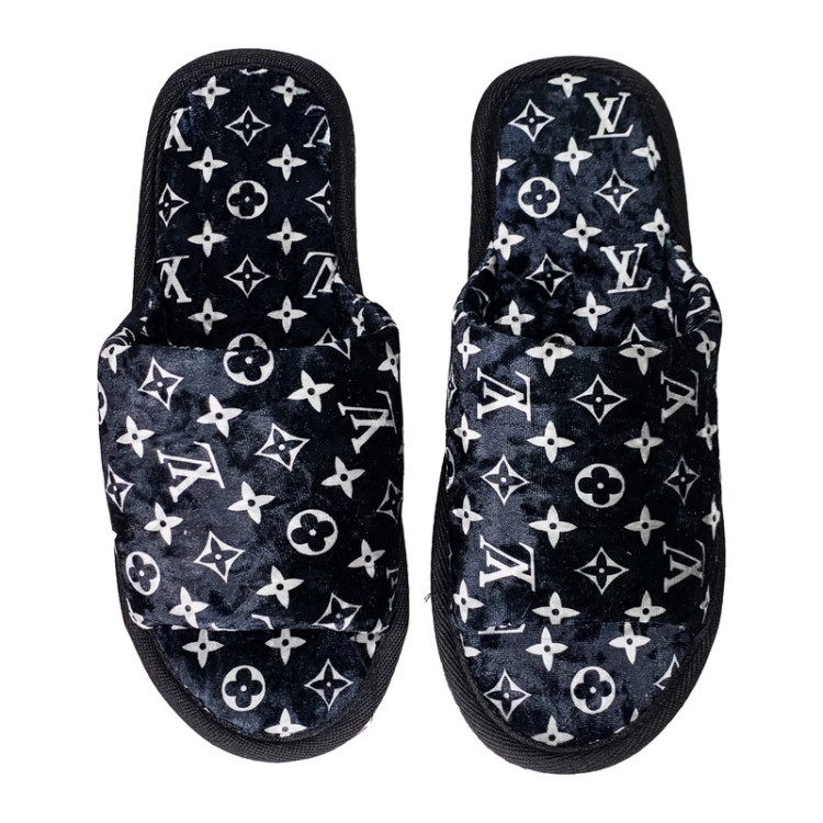 دمپایی حوله ای مدل ال وی گرم و راحت و بادوام