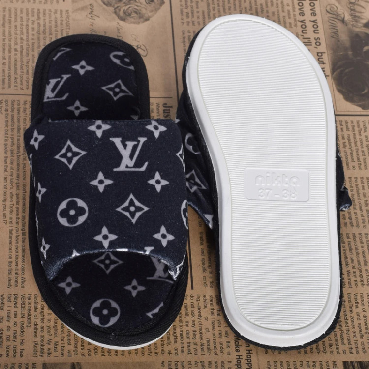 دمپایی حوله ای مدل ال وی گرم و راحت و بادوام