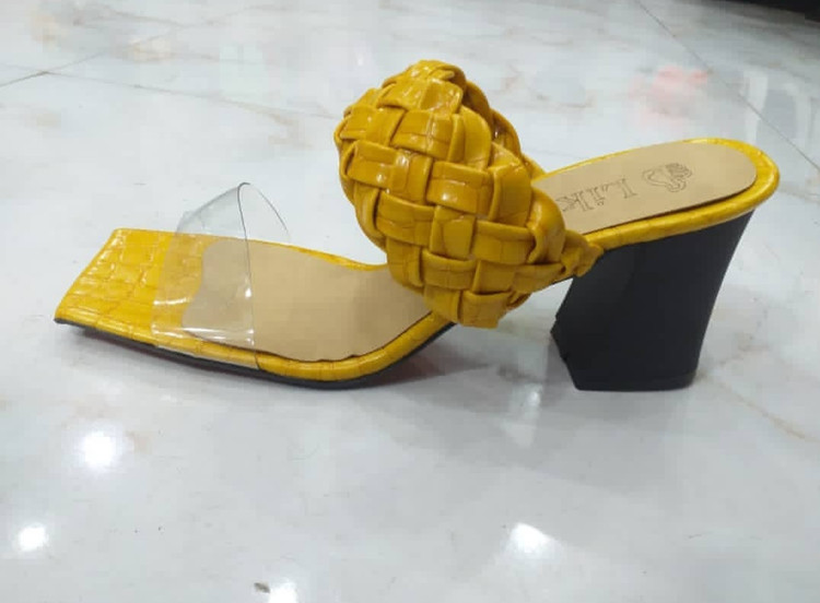 صندل پاشنه دار دخترانه و زنانه